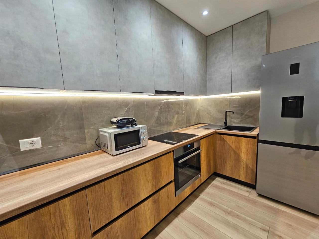 Miku Apartment-Modern 2Bedroom In Prime Location 地拉那 外观 照片
