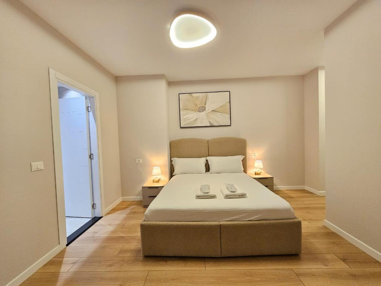 Miku Apartment-Modern 2Bedroom In Prime Location 地拉那 外观 照片