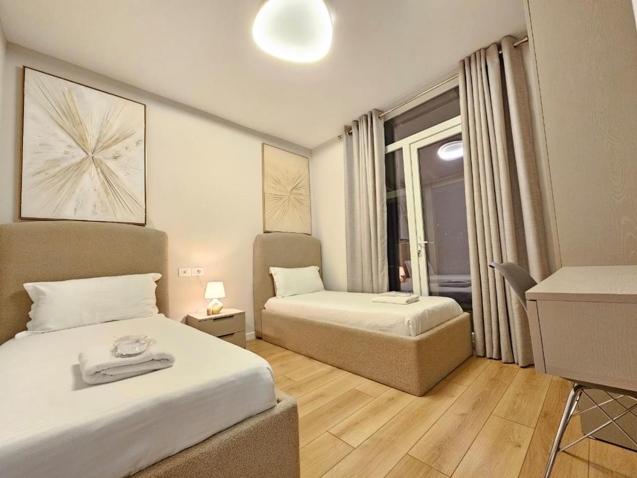 Miku Apartment-Modern 2Bedroom In Prime Location 地拉那 外观 照片
