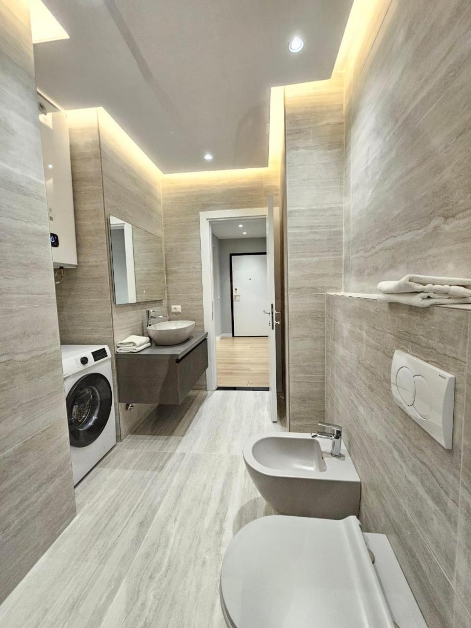 Miku Apartment-Modern 2Bedroom In Prime Location 地拉那 外观 照片