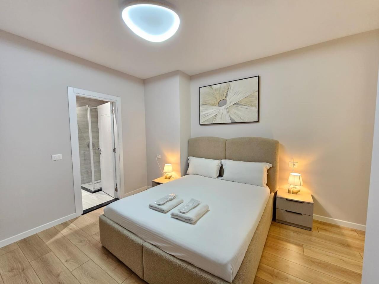 Miku Apartment-Modern 2Bedroom In Prime Location 地拉那 外观 照片